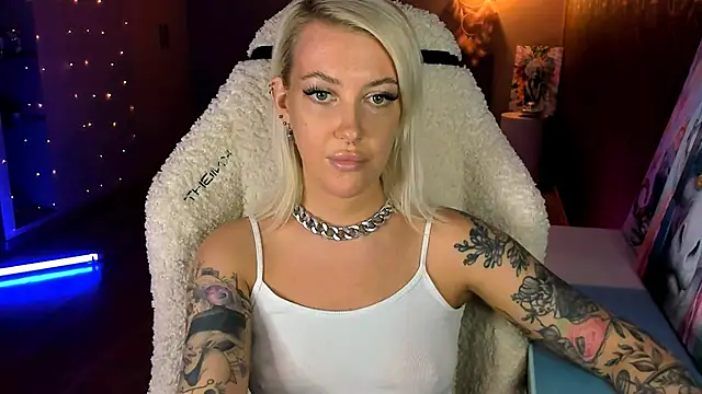 Snapshot of tykioty_Miley chatting on 19, 2, 2026 tykioty Miley online show from 19, 2, 2026