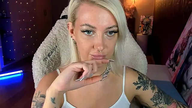 Snapshot of tykioty_Miley chatting on 21, 2, 2026 tykioty Miley online show from 21, 2, 2026