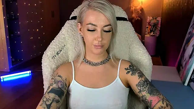 Snapshot of tykioty_Miley chatting on 7, 3, 2026 tykioty Miley online show from 7, 3, 2026