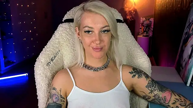 Snapshot of tykioty_Miley chatting on 27, 3, 2026 tykioty Miley online show from 27, 3, 2026