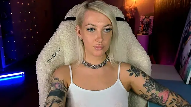 Snapshot of tykioty_Miley chatting on 28, 3, 2026 tykioty Miley online show from 28, 3, 2026