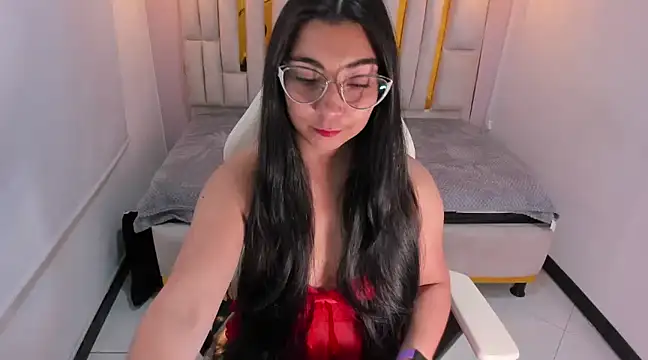 Karla hernandez  online show from 11, 3, 2025