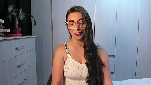 Karla hernandez  online show from 27, 5, 2026