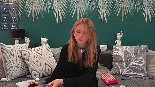 Alexandra Demore online show from 1, 3, 2025