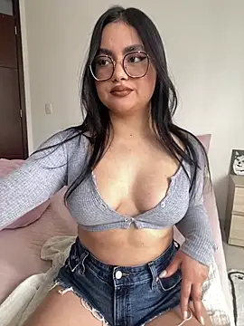 Snapshot of montmariana chatting on 12, 7, 2026 montmariana online show from 12, 7, 2026