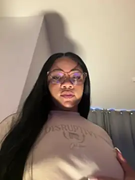 ashley Tompson1 online show from 16, 2, 2026