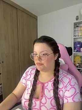 Snapshot of Gabiwaifu chatting on 25, 10, 2025 Gabiwaifu online show from 25, 10, 2025