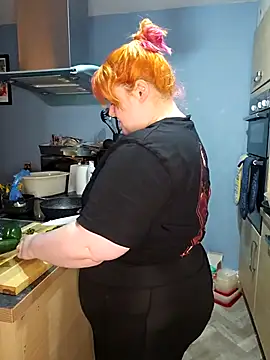 bbw olive peach online show from 23, 2, 2025