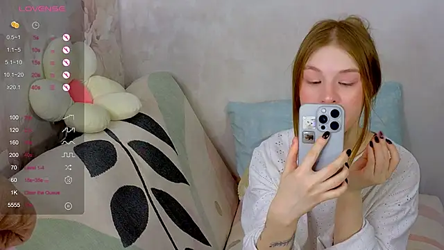 TrissMerigold9 online show from 28, 10, 2025