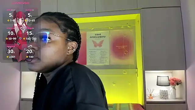 Snapshot of tamaraa_smiith chatting on 27, 10, 2025 tamaraa smiith online show from 27, 10, 2025