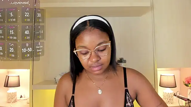 Snapshot of tamaraa_smiith chatting on 6, 11, 2025 tamaraa smiith online show from 6, 11, 2025