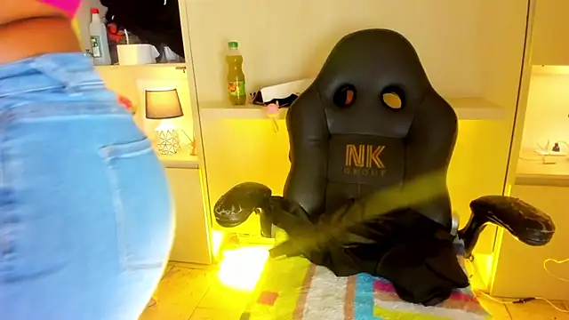 Snapshot of tamaraa_smiith chatting on 22, 11, 2025 tamaraa smiith online show from 22, 11, 2025