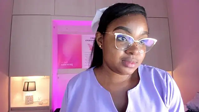 Snapshot of tamaraa_smiith chatting on 3, 12, 2025 tamaraa smiith online show from 3, 12, 2025