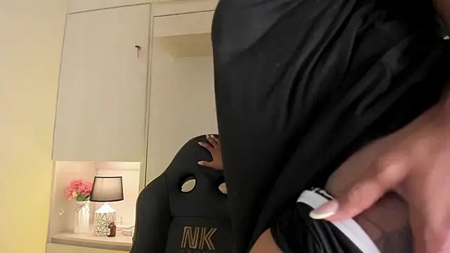 Snapshot of tamaraa_smiith chatting on 22, 2, 2026 tamaraa smiith online show from 22, 2, 2026