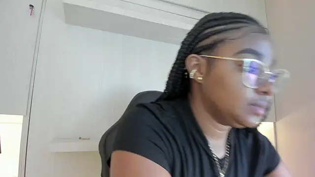 Snapshot of tamaraa_smiith chatting on 25, 2, 2026 tamaraa smiith online show from 25, 2, 2026