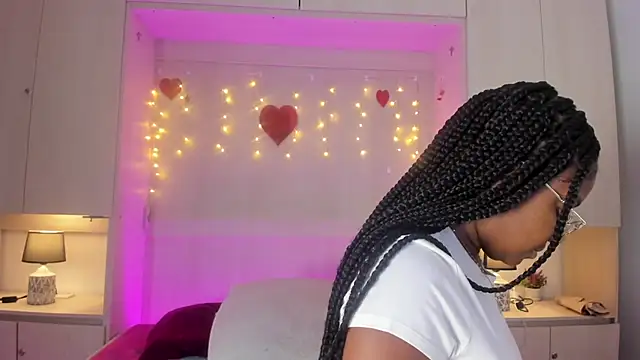 Snapshot of tamaraa_smiith chatting on 6, 3, 2026 tamaraa smiith online show from 6, 3, 2026