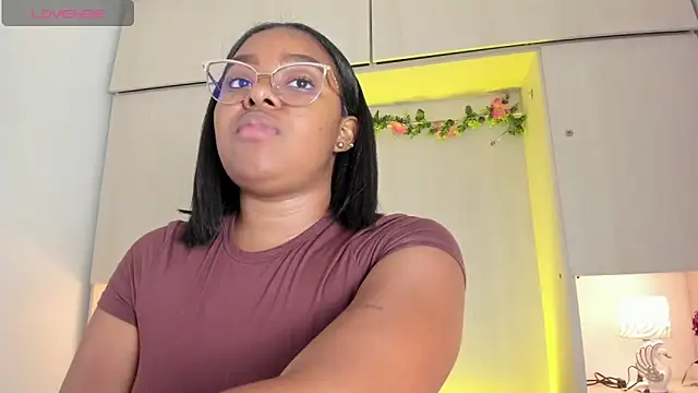 Snapshot of tamaraa_smiith chatting on 15, 4, 2026 tamaraa smiith online show from 15, 4, 2026