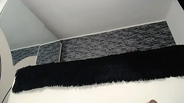 Krystal Desire online show from 8, 3, 2025