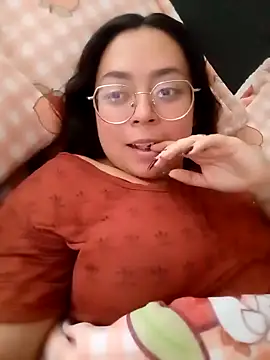 Snapshot of Peach-Lawrence chatting on 14, 12, 2024 Peach-Lawrence online show from 14, 12, 2024