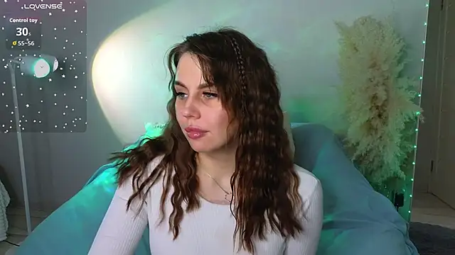 Aisha Riley online show from 27, 10, 2025