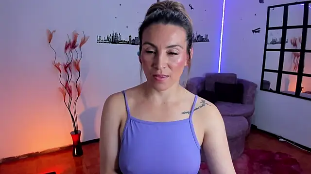 Snapshot of Elizabeth_taylor_b chatting on 2, 2, 2026 Elizabeth taylor b online show from 2, 2, 2026