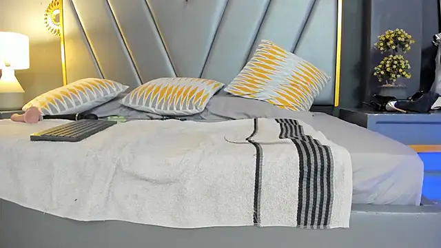 BrendaAdams  online show from 6, 7, 2026