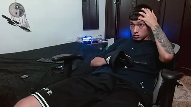 aaron blug online show from 4, 11, 2025