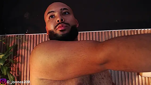 Snapshot of DilanJonnes_ chatting on 8, 9, 2025 DilanJonnes  online show from 8, 9, 2025