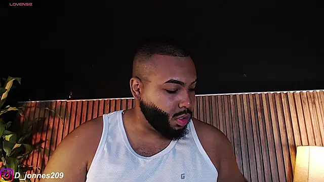 Snapshot of DilanJonnes_ chatting on 4, 10, 2025 DilanJonnes  online show from 4, 10, 2025