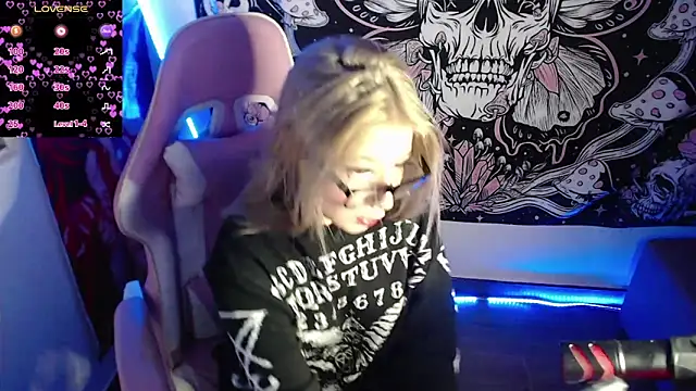 Snapshot of GamerCarrie chatting on 2, 1, 2025 GamerCarrie online show from 2, 1, 2025