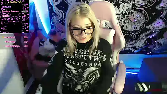 Snapshot of GamerCarrie chatting on 2, 1, 2025 GamerCarrie online show from 2, 1, 2025