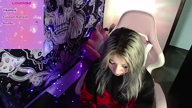 Snapshot of GamerCarrie chatting on 18, 2, 2025 GamerCarrie online show from 18, 2, 2025