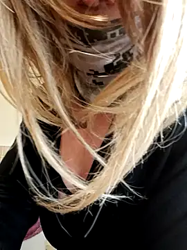 Snapshot of -DeMax chatting on 21, 3, 2026 -DeMax online show from 21, 3, 2026