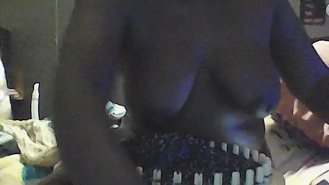Snapshot of EbonyFetishQueen chatting on 4, 6, 2026 EbonyFetishQueen online show from 4, 6, 2026