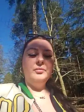 Snapshot of Britishbella chatting on 18, 3, 2025 Britishbella online show from 18, 3, 2025