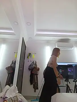 AdelinaVans online show from 18, 7, 2026