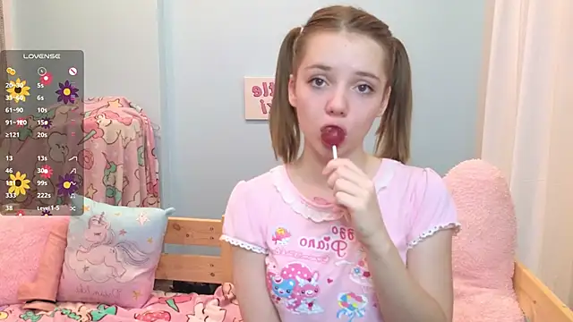 Snapshot of PrincessLittleKiki chatting on 15, 10, 2025 PrincessLittleKiki online show from 15, 10, 2025