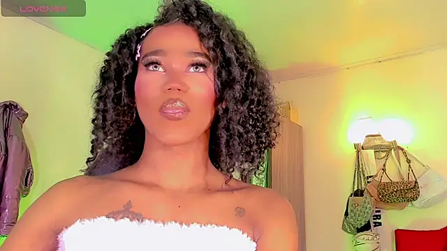 naomy  xx online show from 24, 4, 2026