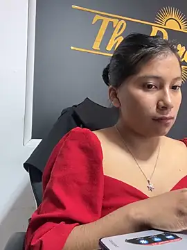 LinnaGardenia online show from 7, 3, 2025