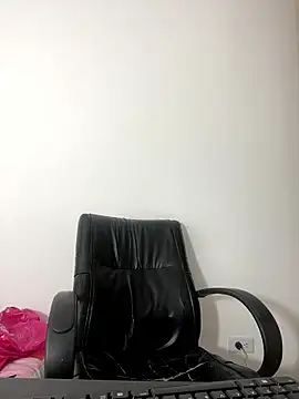 Snapshot of Alanna_atm_ chatting on 8, 1, 2026 Alanna atm online show from 8, 1, 2026