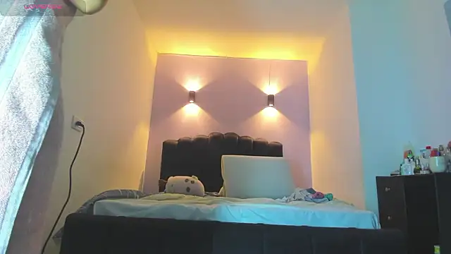 Sofia Clauss  online show from 29, 3, 2026