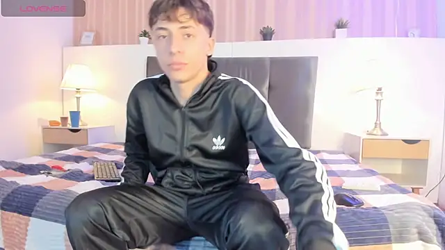 Snapshot of AlessandroDybala chatting on 10, 3, 2025 AlessandroDybala online show from 10, 3, 2025