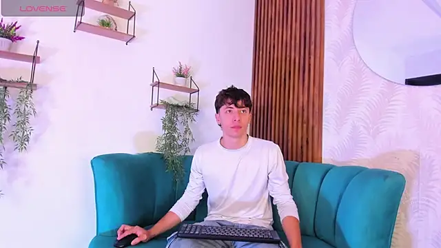 Snapshot of AlessandroDybala chatting on 24, 9, 2025 AlessandroDybala online show from 24, 9, 2025