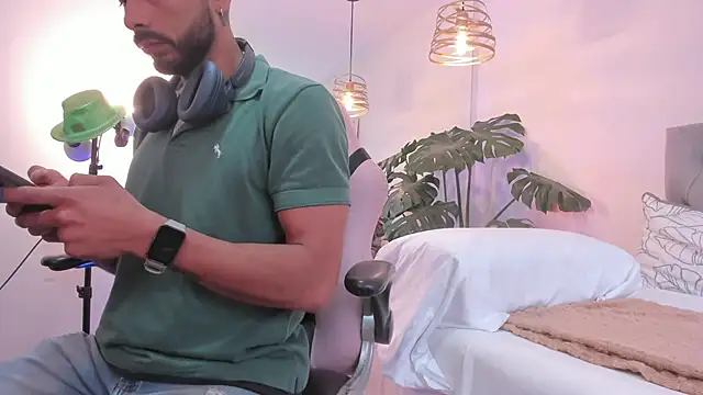 Tom cooper  online show from 21, 11, 2025