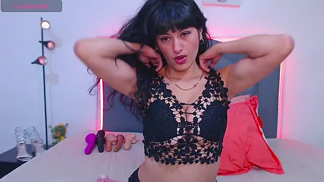 candy lux  online show from 9, 4, 2026