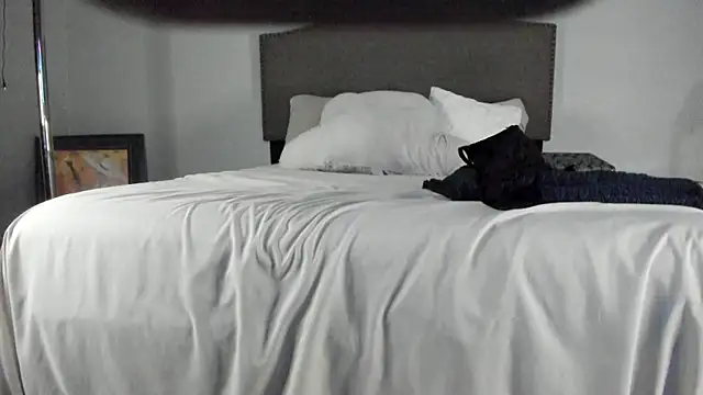 yiauana online show from 5, 10, 2025