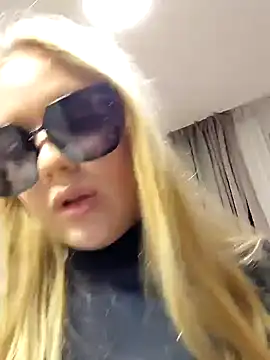 Snapshot of Little_Forest_ELF chatting on 4, 12, 2024 Little Forest ELF online show from 4, 12, 2024