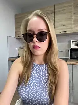 Snapshot of Little_Forest_ELF chatting on 16, 3, 2025 Little Forest ELF online show from 16, 3, 2025