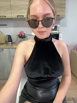 Snapshot of Little_Forest_ELF chatting on 20, 3, 2025 Little Forest ELF online show from 20, 3, 2025