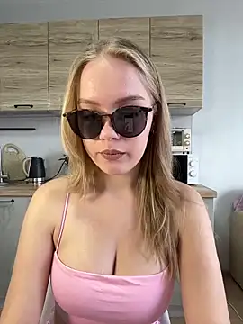 Snapshot of Little_Forest_ELF chatting on 21, 3, 2025 Little Forest ELF online show from 21, 3, 2025